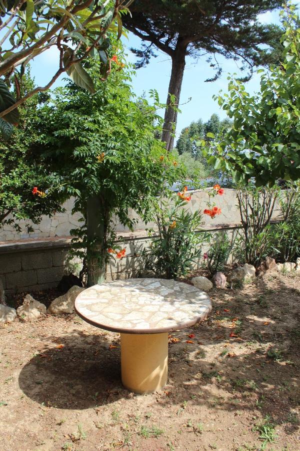 Bed and Breakfast La Mansarda Biancareddu Екстер'єр фото